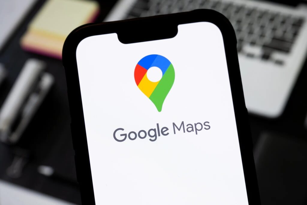 Menu thông tin vị trí hiện tại trong ứng dụng Google Maps