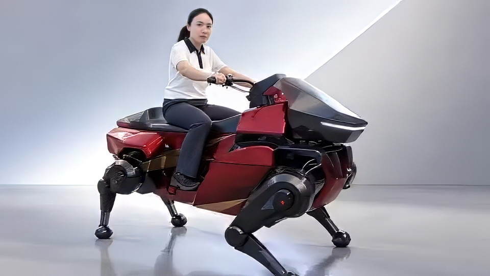 Qiji XS ở chế độ di chuyển bằng bánh xe