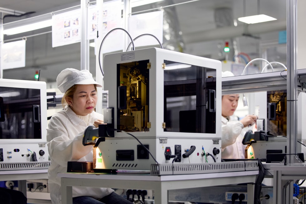 Nhân viên chuỗi cung ứng tham gia buổi đào tạo kỹ năng công nghệ