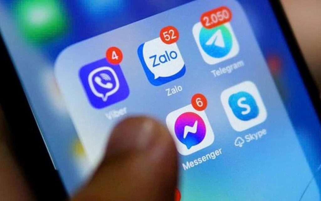 Màn hình Facebook hiển thị mục quản lý nơi tài khoản đã đăng nhập trên điện thoại