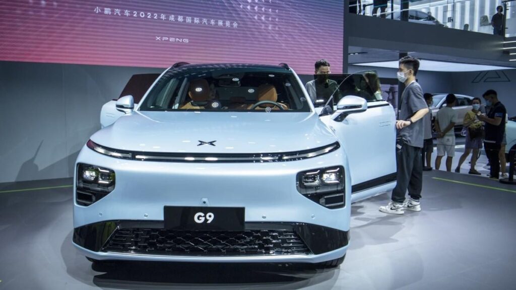 XPeng G9 xuất hiện tại một triển lãm ô tô ở Trung Quốc