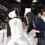 Lãnh đạo LG và NVIDIA trao đổi tại trung tâm dữ liệu robot ở Seoul