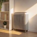 Máy lọc không khí LG PuriCare WallFit được đặt sát tường trong không gian sống