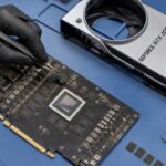 Card đồ họa RTX 2080 Ti được chuẩn bị cho quá trình thay chip nhớ