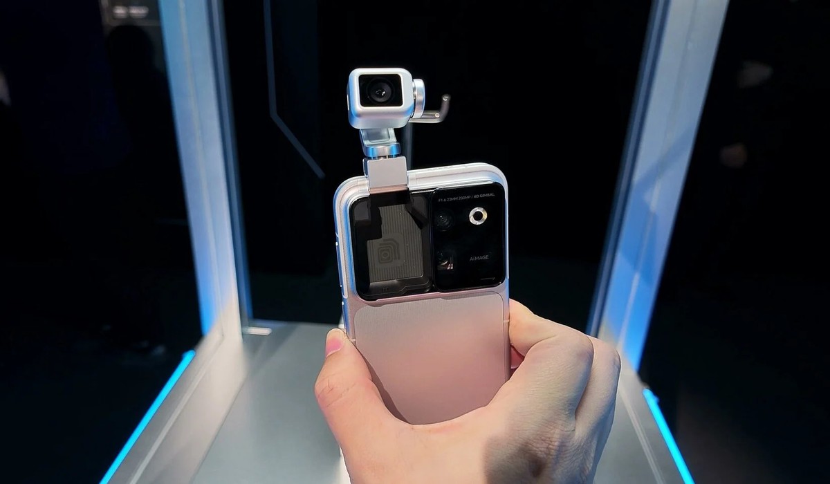 Honor Robot Phone với cụm camera chính tích hợp gimbal ở mặt lưng