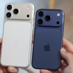 Điện thoại iPhone được đặt trên nền tối trong bối cảnh minh họa sản phẩm