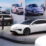 Lãnh đạo BYD giới thiệu danh mục sản phẩm tại một sự kiện ra mắt