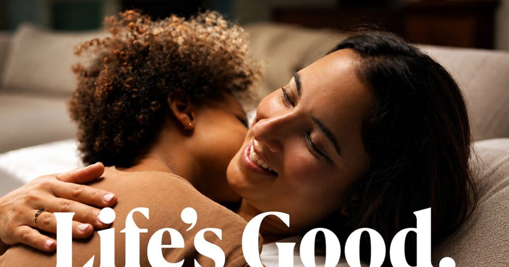 Gia đình quây quần bên nhau trong thước phim thuộc chiến dịch Life’s Good 2026