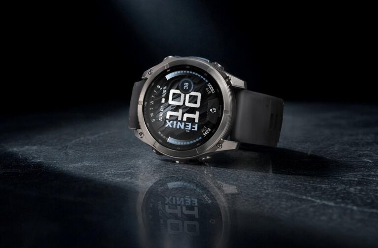 Đồng hồ Garmin fēnix 9 Series hiển thị thông tin tập luyện trên màn hình