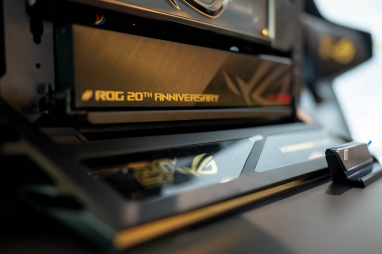 Các sản phẩm trong bộ sưu tập ROG Edition 20 được giới thiệu tại Việt Nam
