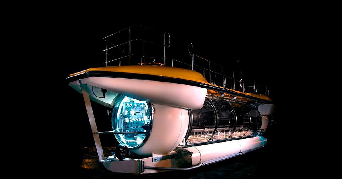 Tàu lặn DeepView 24 phục vụ du khách tại vùng biển Nha Trang
