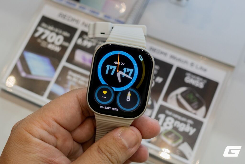 Ba mẫu thiết bị đeo thông minh mới của Xiaomi được trưng bày