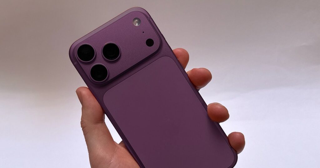 Hình ảnh linh kiện pin được cho là dành cho các mẫu iPhone Pro thế hệ mới