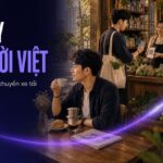 Hộp sữa và ly cà phê trên bàn ăn trong buổi sáng