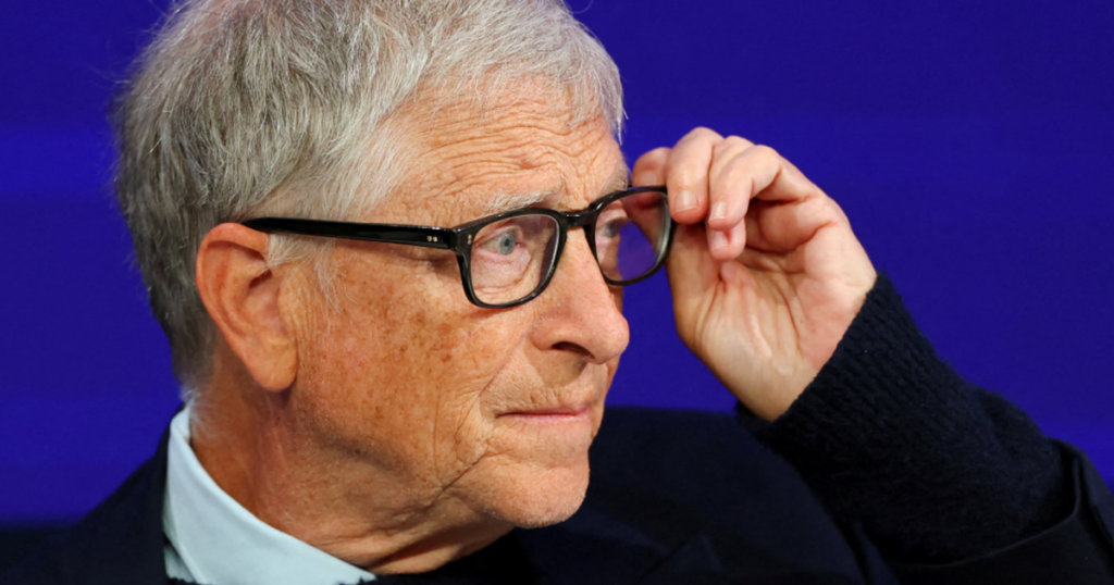 Bill Gates phát biểu về nguy cơ AI thay thế việc làm trong văn phòng và nhà máy