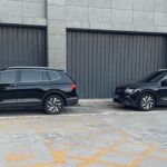 Chiếc BMW 530Li đỗ dưới khu chung cư sau thời gian sử dụng ít