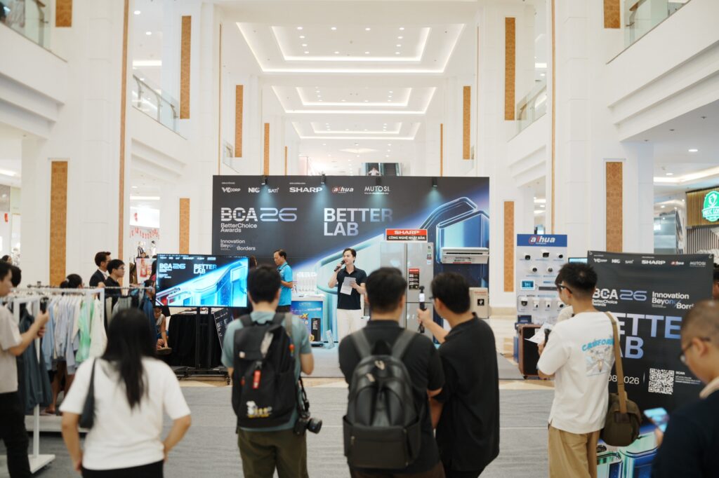 Khu vực trưng bày các thiết bị Sharp tại sự kiện