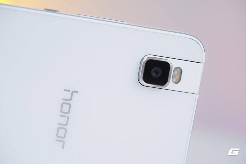 Màn hình 5,2 inch của HONOR 7i hiển thị giao diện điện thoại