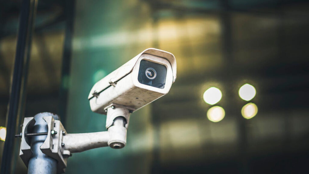 Biển thông báo khu vực đang được ghi hình bởi camera
