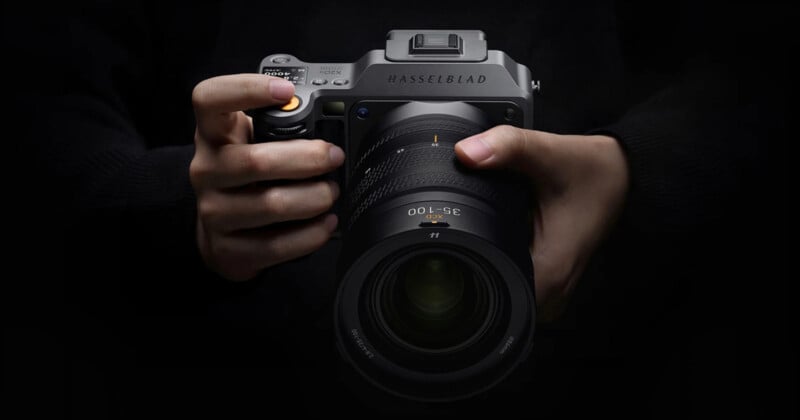 Mẫu Hasselblad X1D đại diện cho bước chuyển sang thiết kế không gương lật