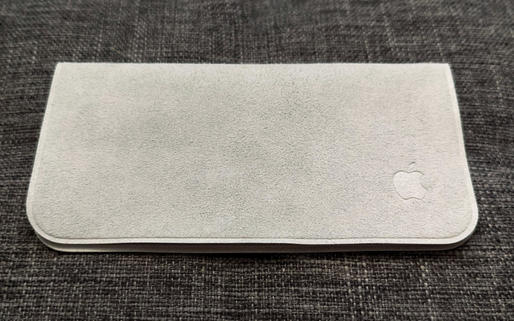 Khăn lau màn hình Apple Polishing Cloth phiên bản mới