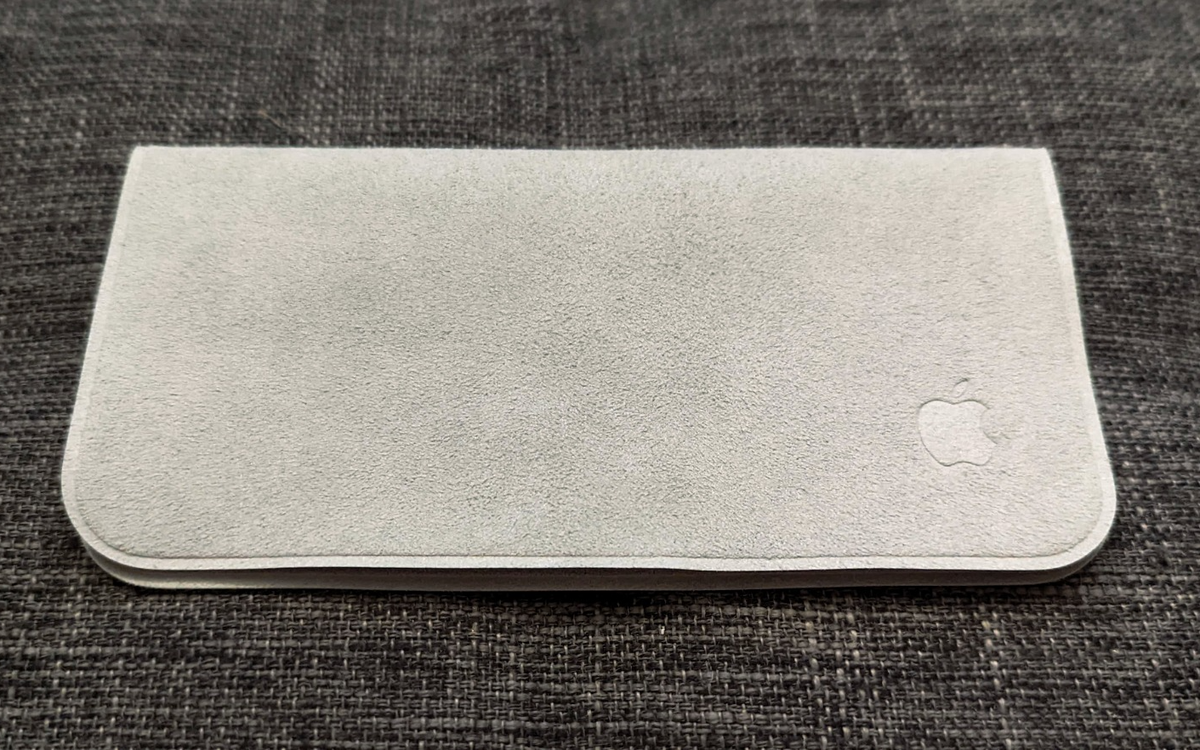 Khăn lau màn hình Apple Polishing Cloth phiên bản mới