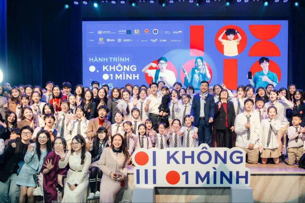 Chiến dịch Không Một Mình nâng cao nhận thức về an toàn trực tuyến