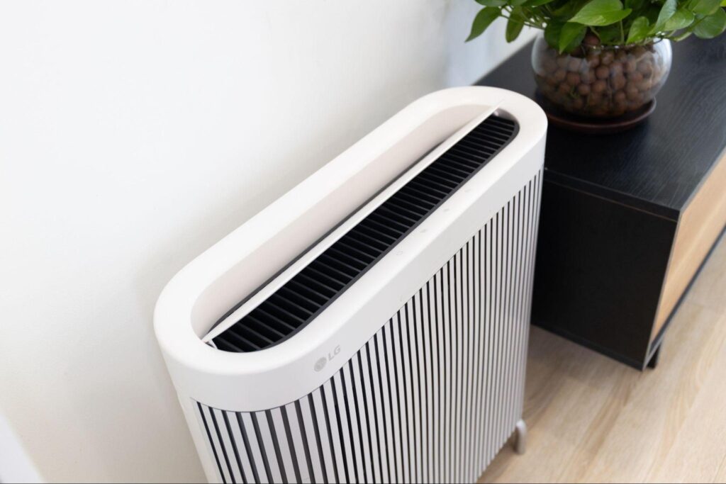 Cận cảnh hệ thống cửa gió kép trên máy lọc không khí LG