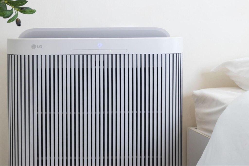 LG PuriCare WallFit hiển thị trạng thái chất lượng không khí bằng đèn LED