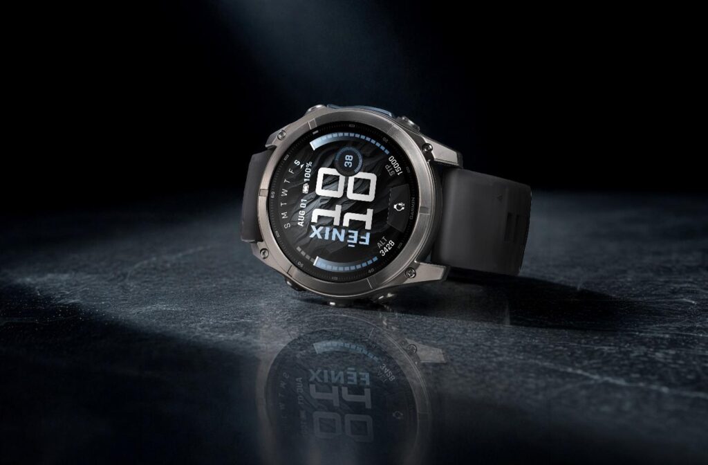 Garmin fēnix 9 Pro với thân vỏ titanium và màn hình AMOLED