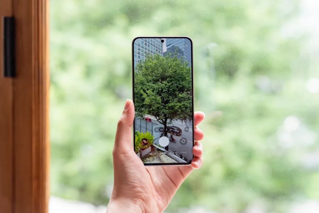 So sánh góc chụp camera trước 80 độ và 85 độ trên hai thế hệ điện thoại