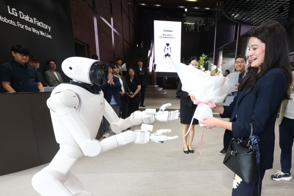 Khu vực huấn luyện robot cho logistics và thao tác bàn tay