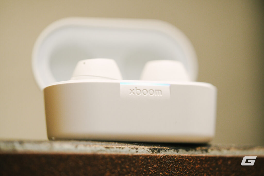 LG xboom Buds Plus được sử dụng trong không gian ngoài trời