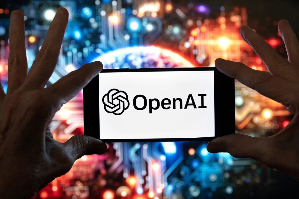 Trang web Anthropic và logo hiển thị trên màn hình máy tính