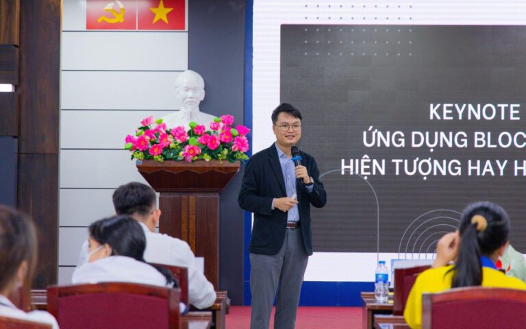 Không gian Liên hoan Tuổi trẻ Sáng tạo TP.HCM tại trường đại học