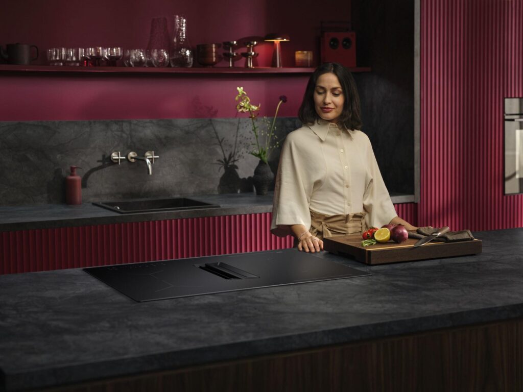 Khu vực trưng bày linh kiện và giải pháp hỗ trợ sản phẩm AEG