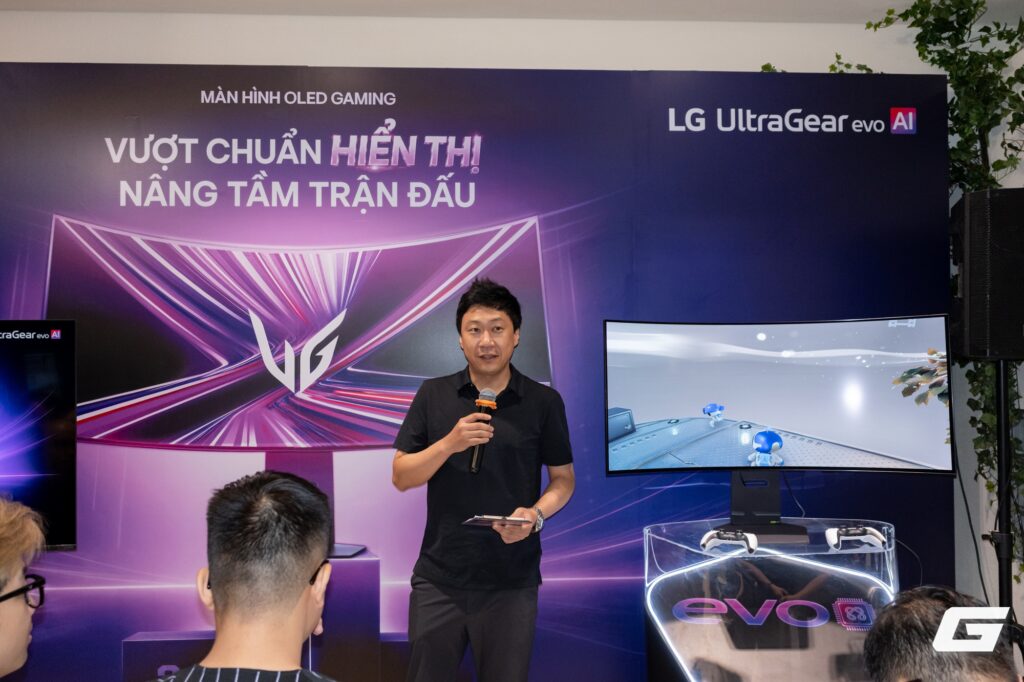 Cận cảnh tấm nền và đường cong của màn hình UltraGear OLED