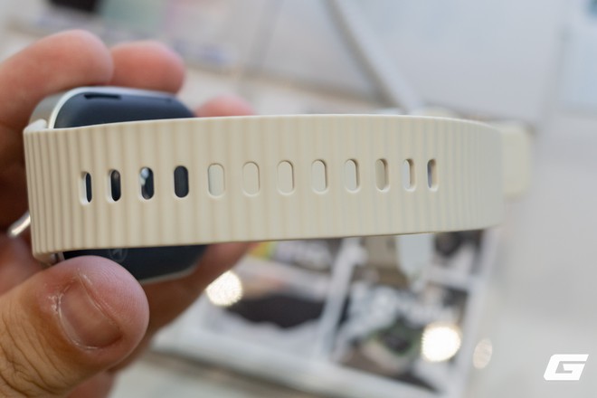 Xiaomi Smart Band 11 Active với thiết kế vòng đeo nhỏ gọn