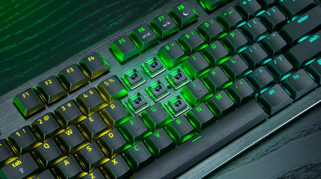 Thiết kế thân mỏng của bàn phím Razer Huntsman V3 Pro