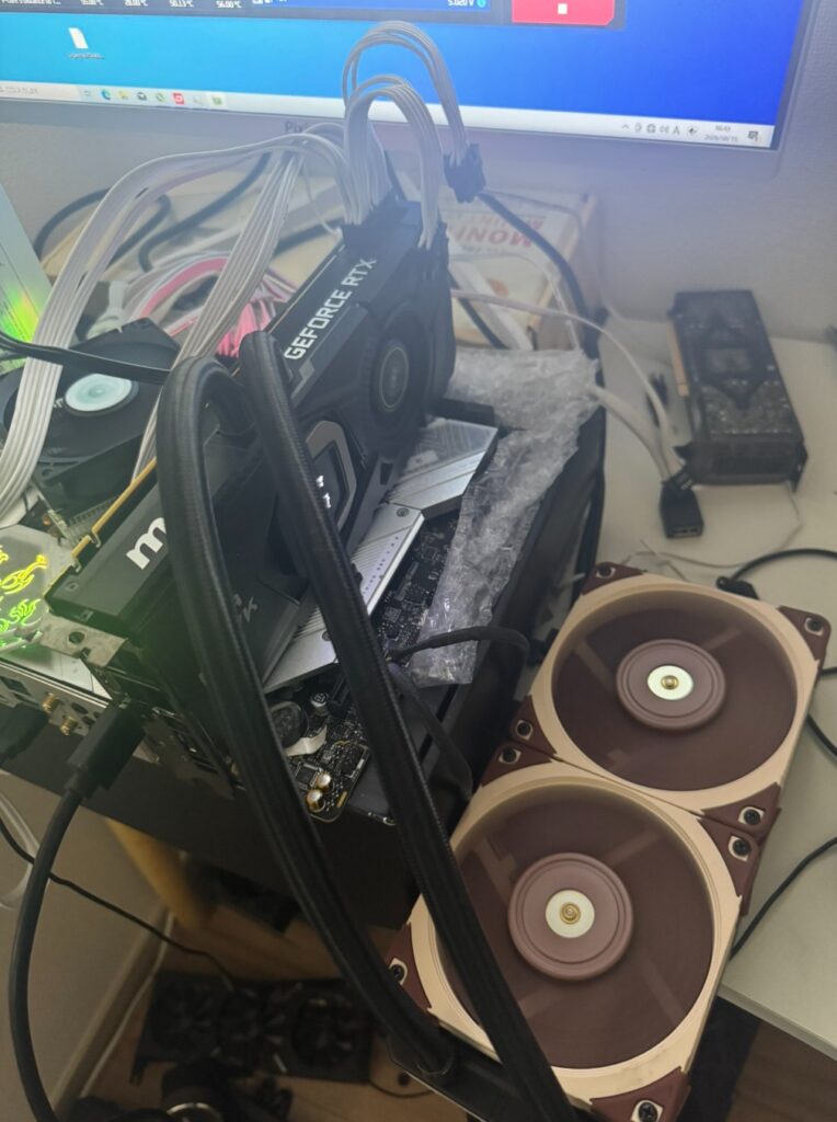 Các module bộ nhớ GDDR6 được sắp xếp trước khi lắp đặt