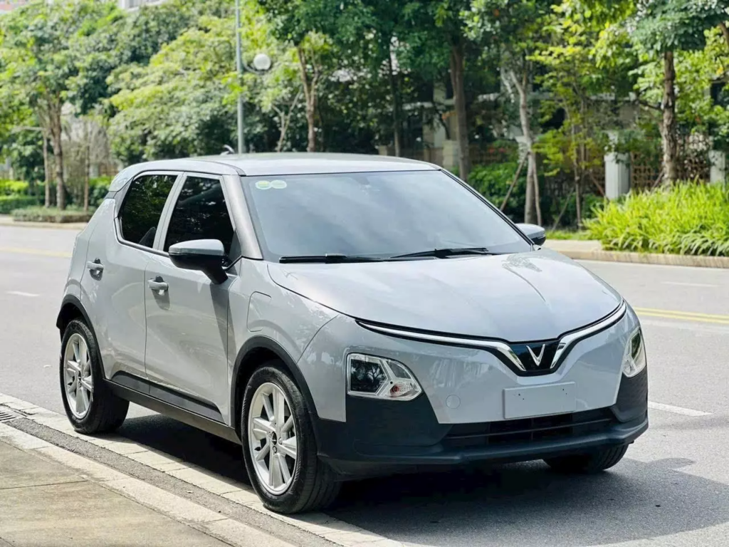 Mẫu xe thử nghiệm được cho là VinFast VF 5 thế hệ mới trên đường phố