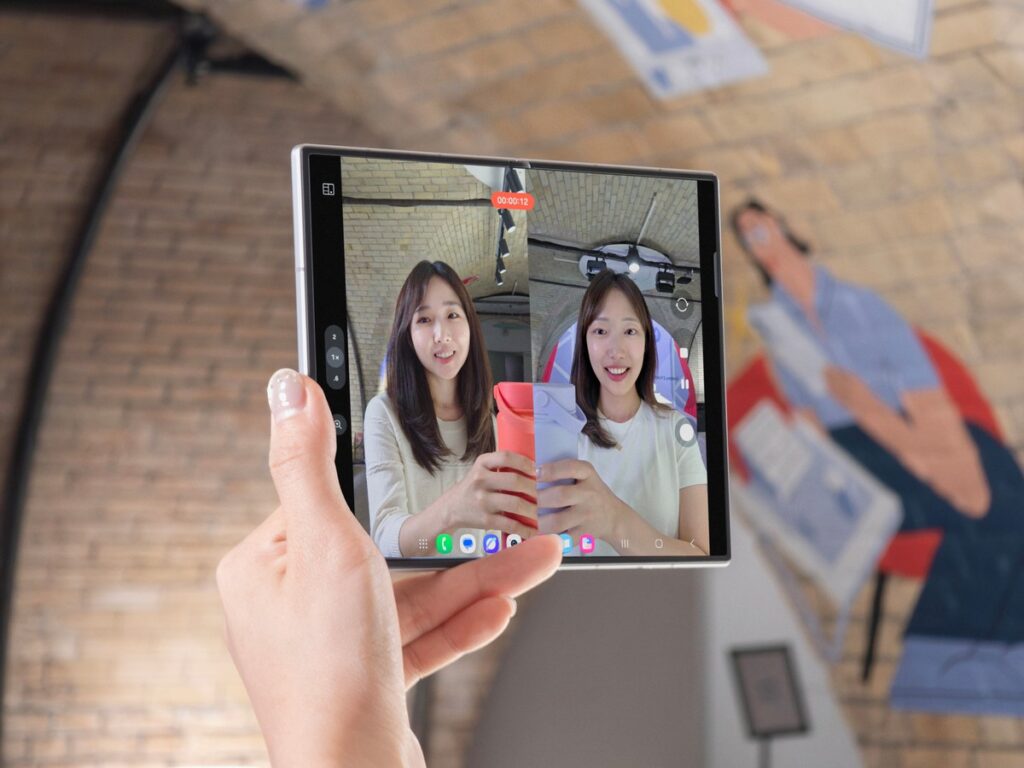 Galaxy Z Fold8 trình diễn khả năng đa nhiệm trên màn hình lớn