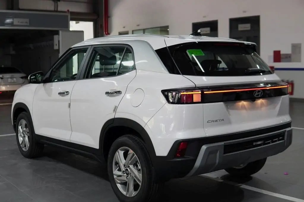 Honda CR-V e:HEV RS trong không gian trưng bày