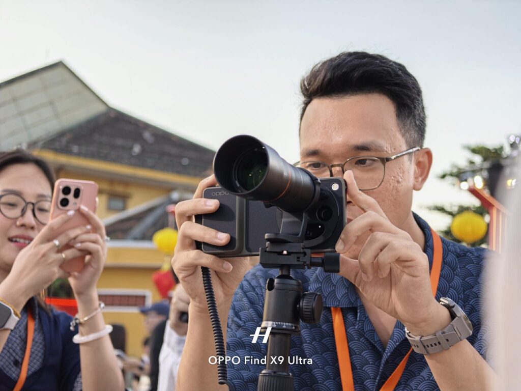 vivo X300 Ultra cùng hệ thống camera ZEISS và phụ kiện ống kính rời