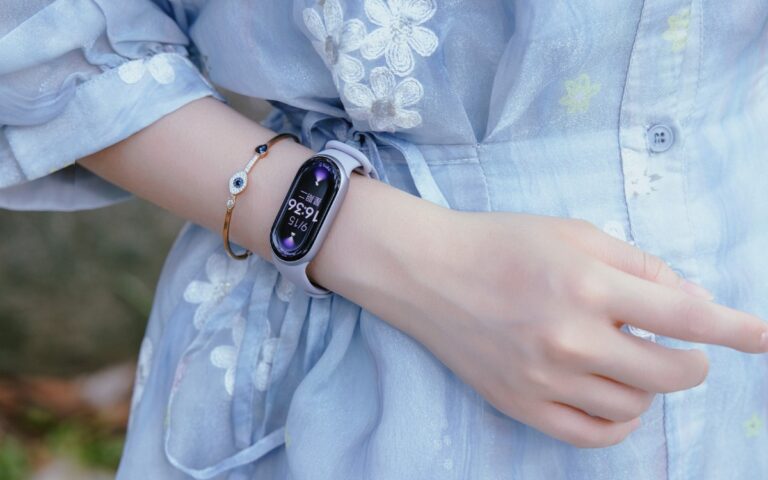 Xiaomi Smart Band 11 với màn hình AMOLED và thiết kế viền mỏng