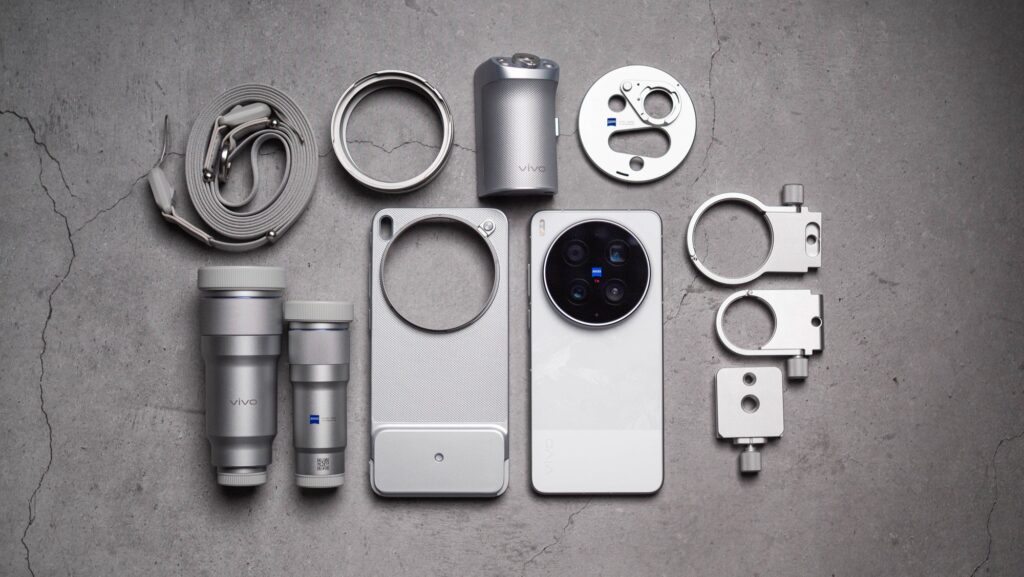 Xiaomi 17 Ultra hiển thị cụm camera Leica phía sau