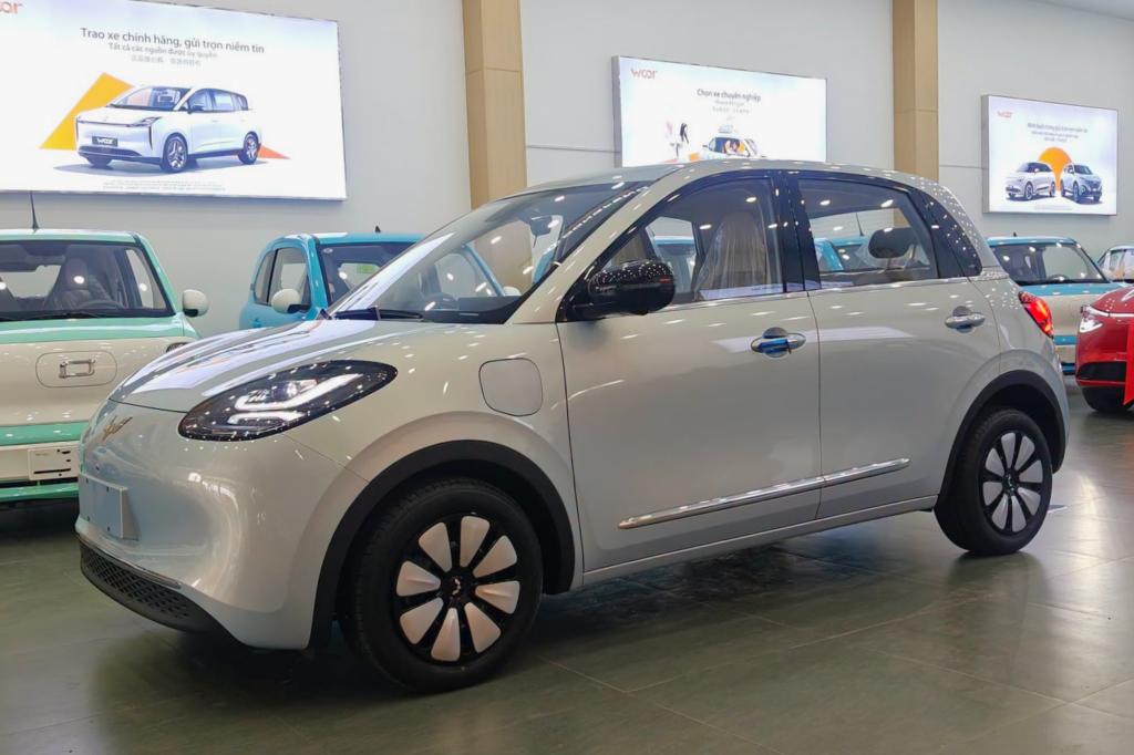 Các phiên bản Wuling Bingo tại khu vực trưng bày của đại lý