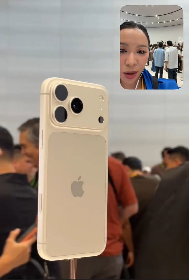 iPhone 18 Pro màu Burgundy nổi bật trong khu vực trải nghiệm