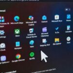 Minh họa con trỏ chuột Windows có kích thước lớn trên màn hình máy tính