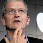 Tim Cook phát biểu trong một sự kiện của Apple